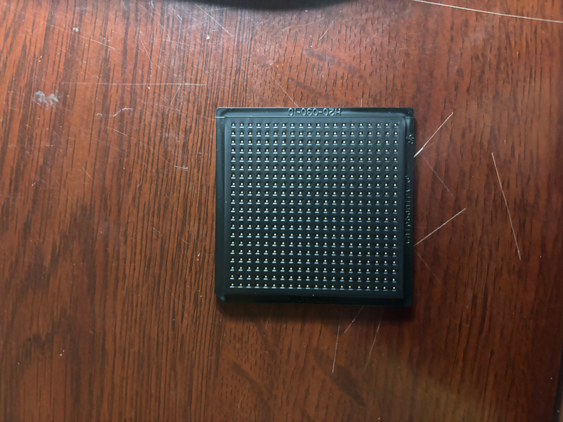 Condensador de chip 91MCC331G Borde de un solo lado Tipo reservado 330pF Condensador SMD de alta precisión resistente a altas temperaturas